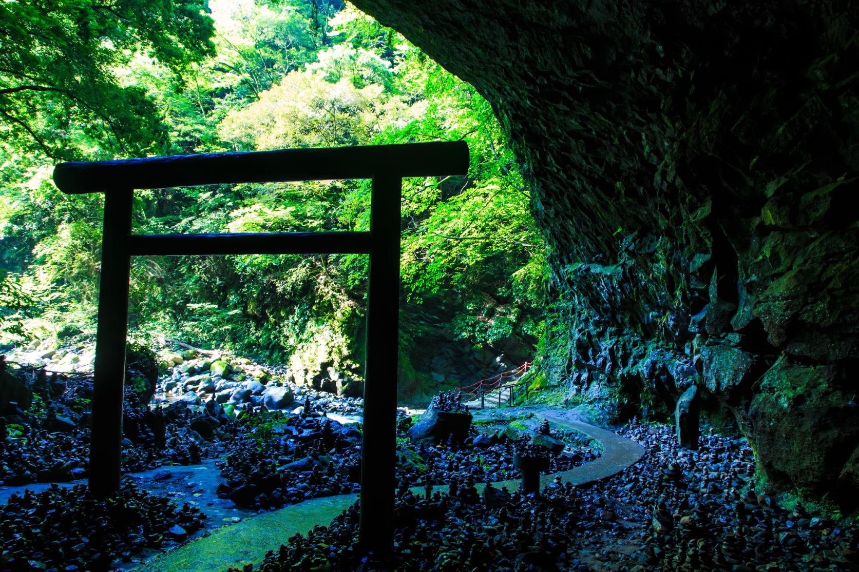 天岩戸神社（天安河原）-1