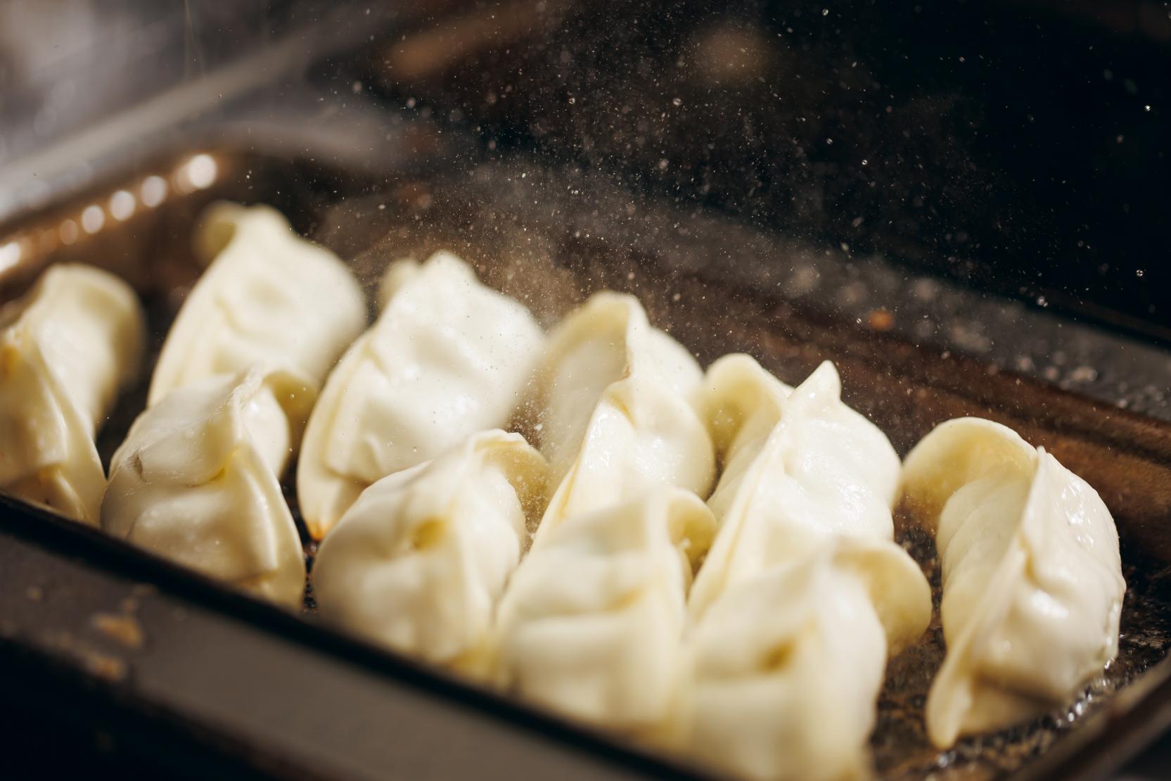 地元編集部が通う、宮崎餃子の世界-1