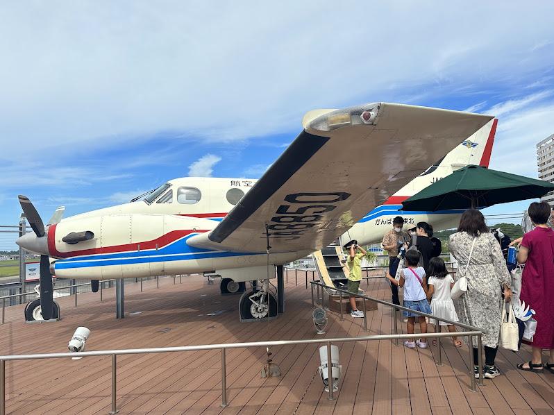 飛行機のある展望公園-0