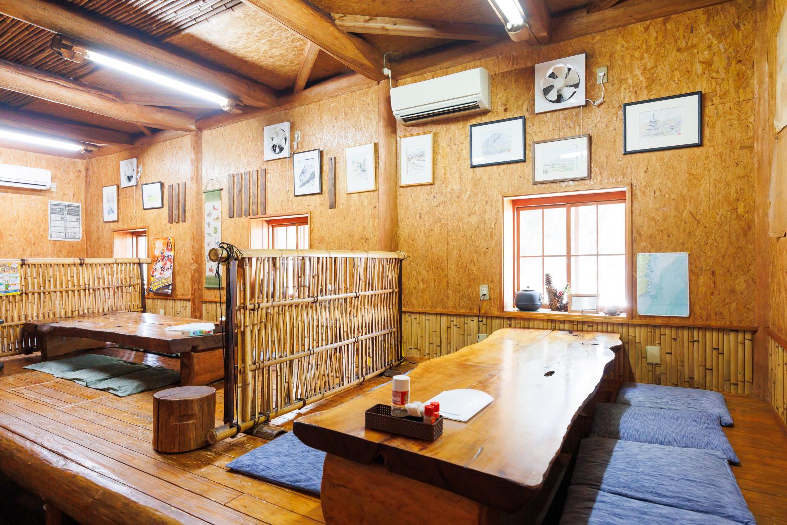 数種の野菜で仕込む南蛮酢と特製タルタルが人気の秘訣-2