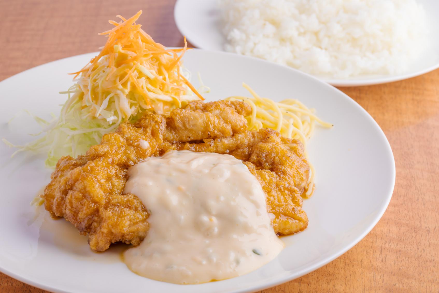 ジューシーなモモ肉をレモン香る南蛮酢とタルタルで-0