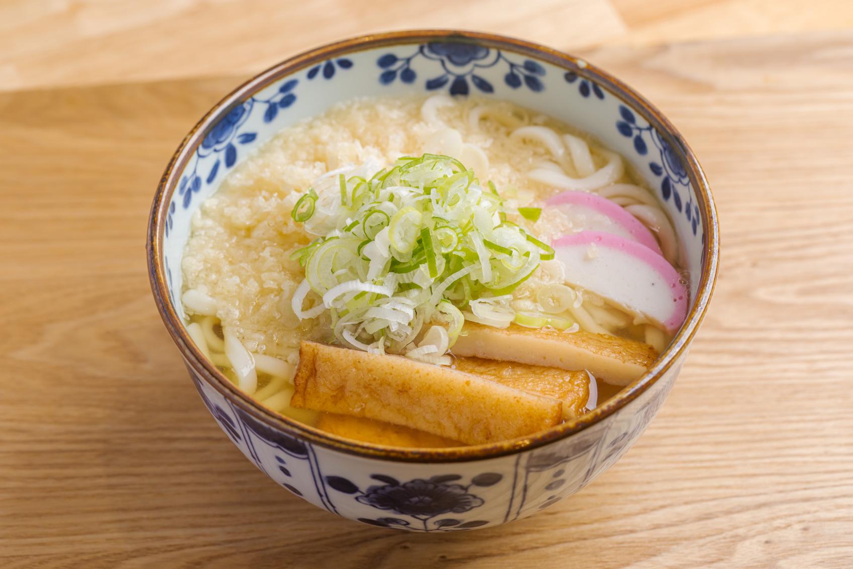 朝7時開店！名物・焦がしチーズカレーうどんの人気店-1