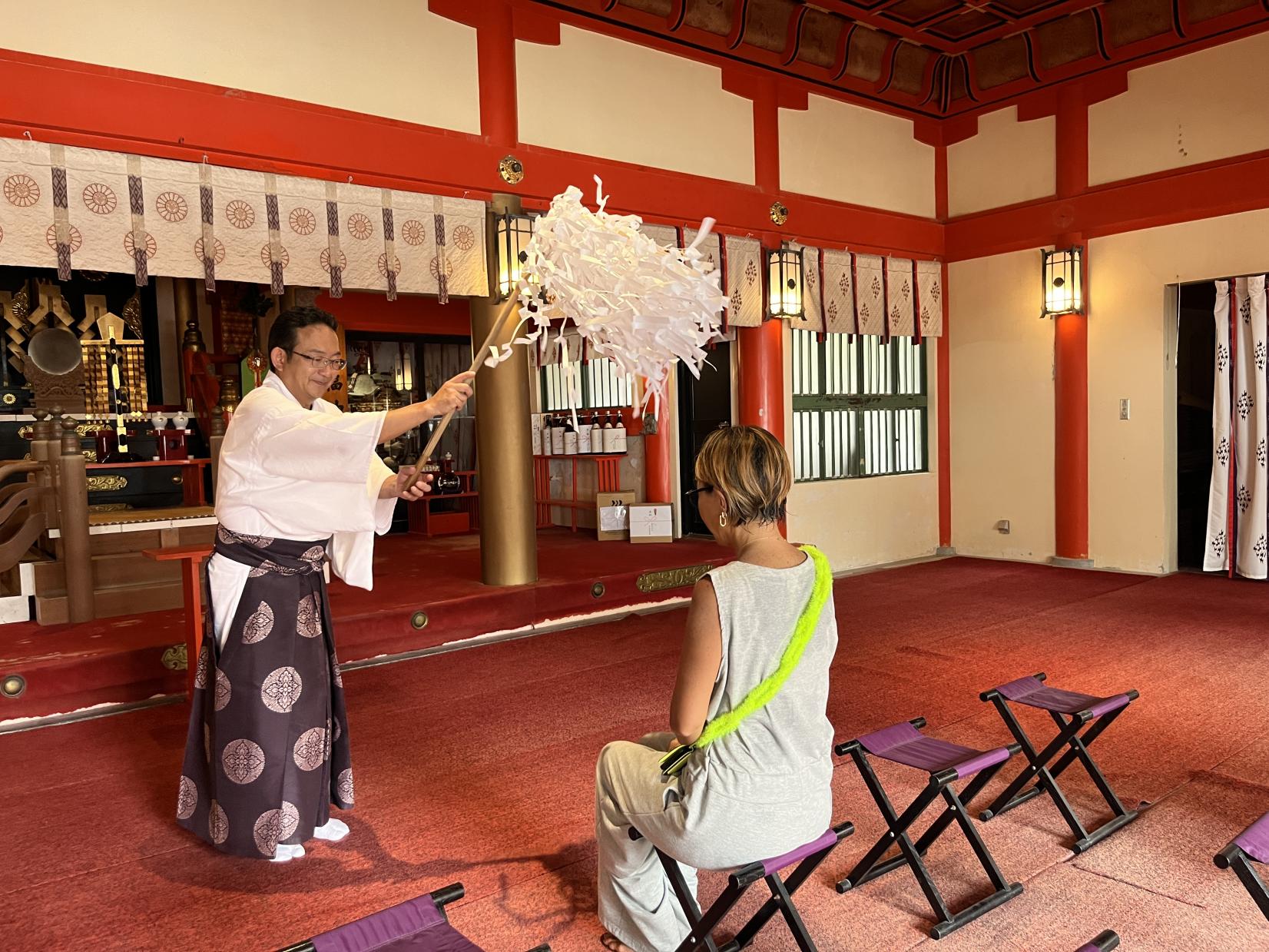 ４）拝殿での御祈祷で、弁財天を特別に参拝-0