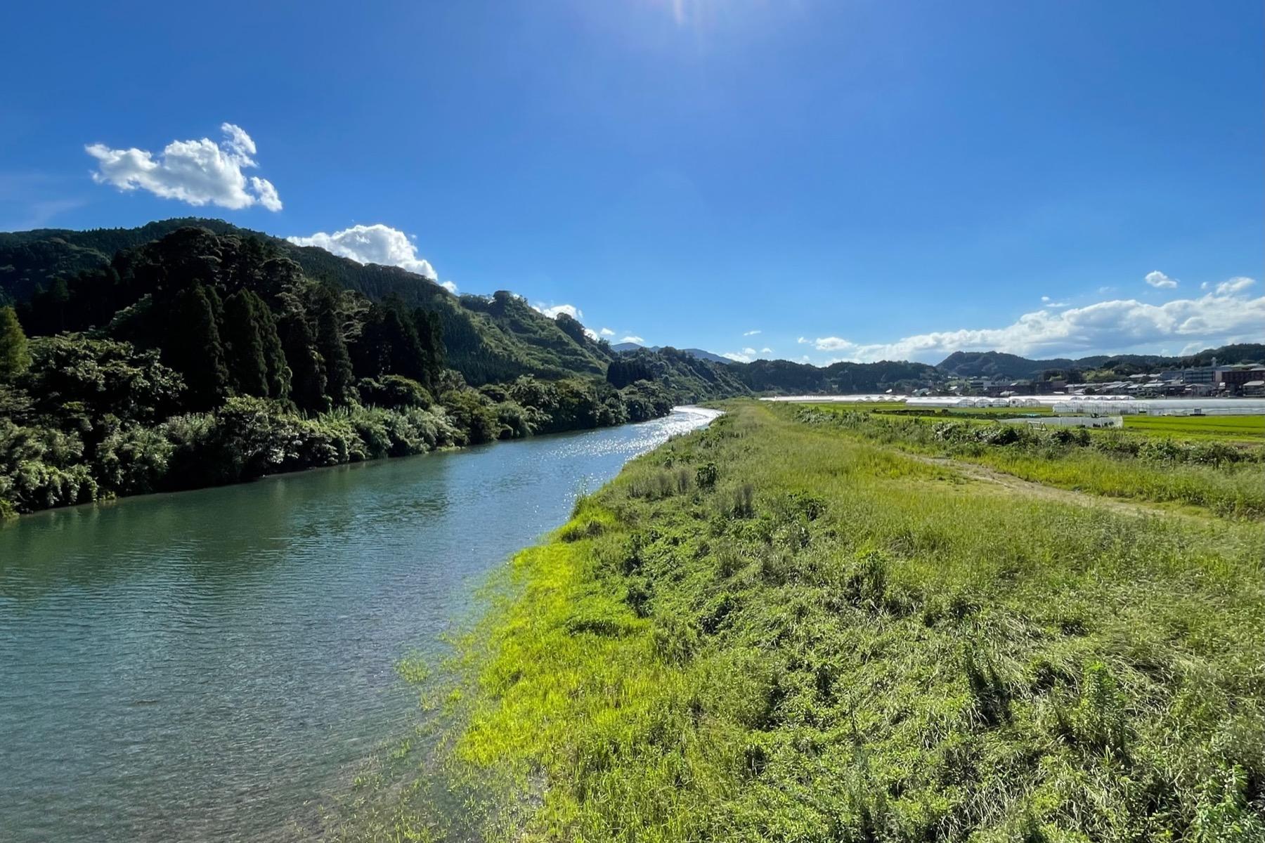 加江田川と田園｜暮らしのなかを流れる水-1
