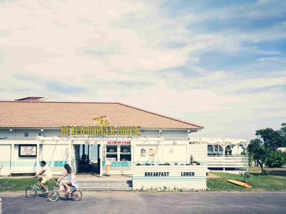 The BEACH BURGER HOUSE-8